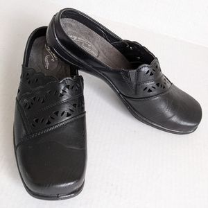 Easy Street Comfort Wave Black Clogs Women's Shoes Size 9M EUC